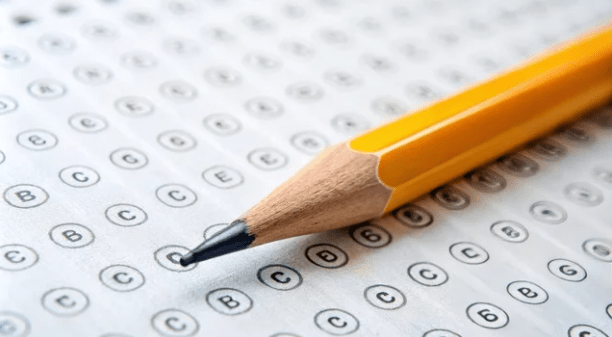 Top 50 Data Analyst MCQs with Solutions.